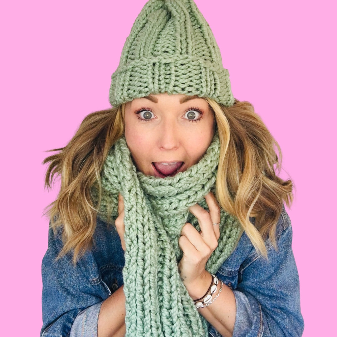 KNITTING KIT - Matching Scarf and Hat - Beginner Friendly – That Crafty  Stitch