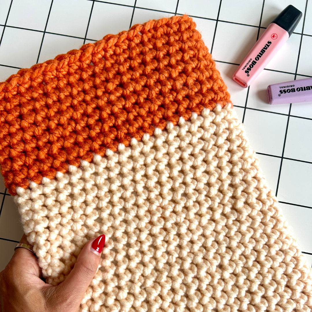Beginner friendly crochet laptop sleeve pattern - digital crochet pattern