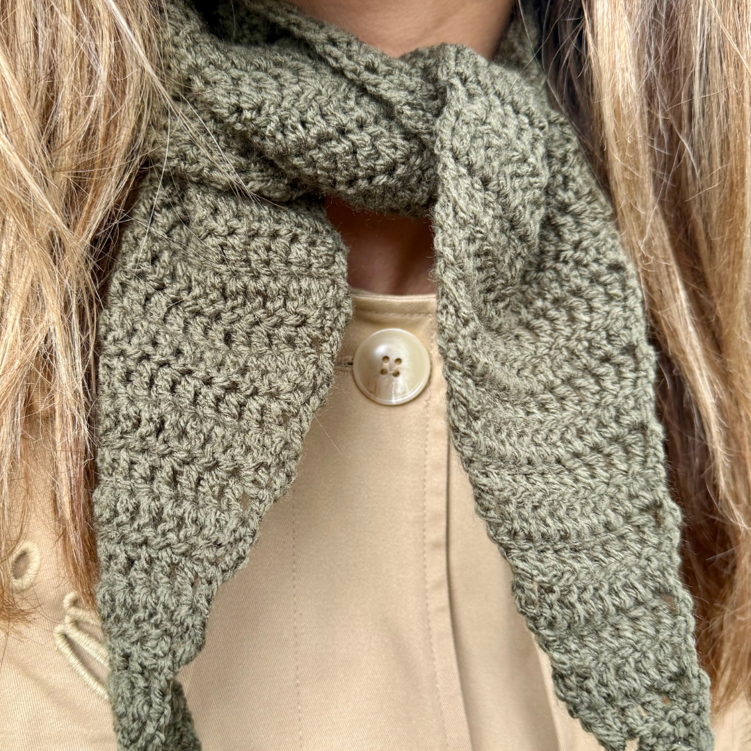 crochet neckerchief kit | beginner crochet kit | neck scarf crochet kit