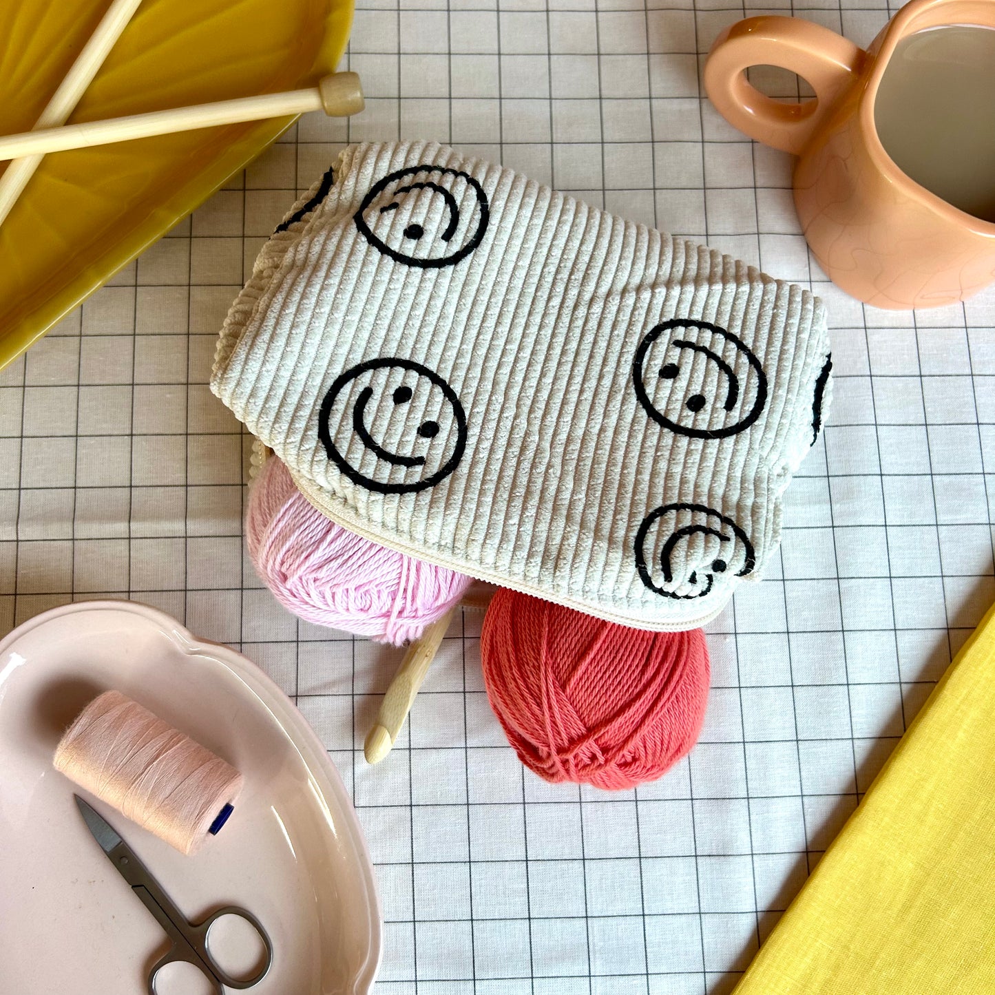 MINI PROJECT BAG - Cream Smiley Face