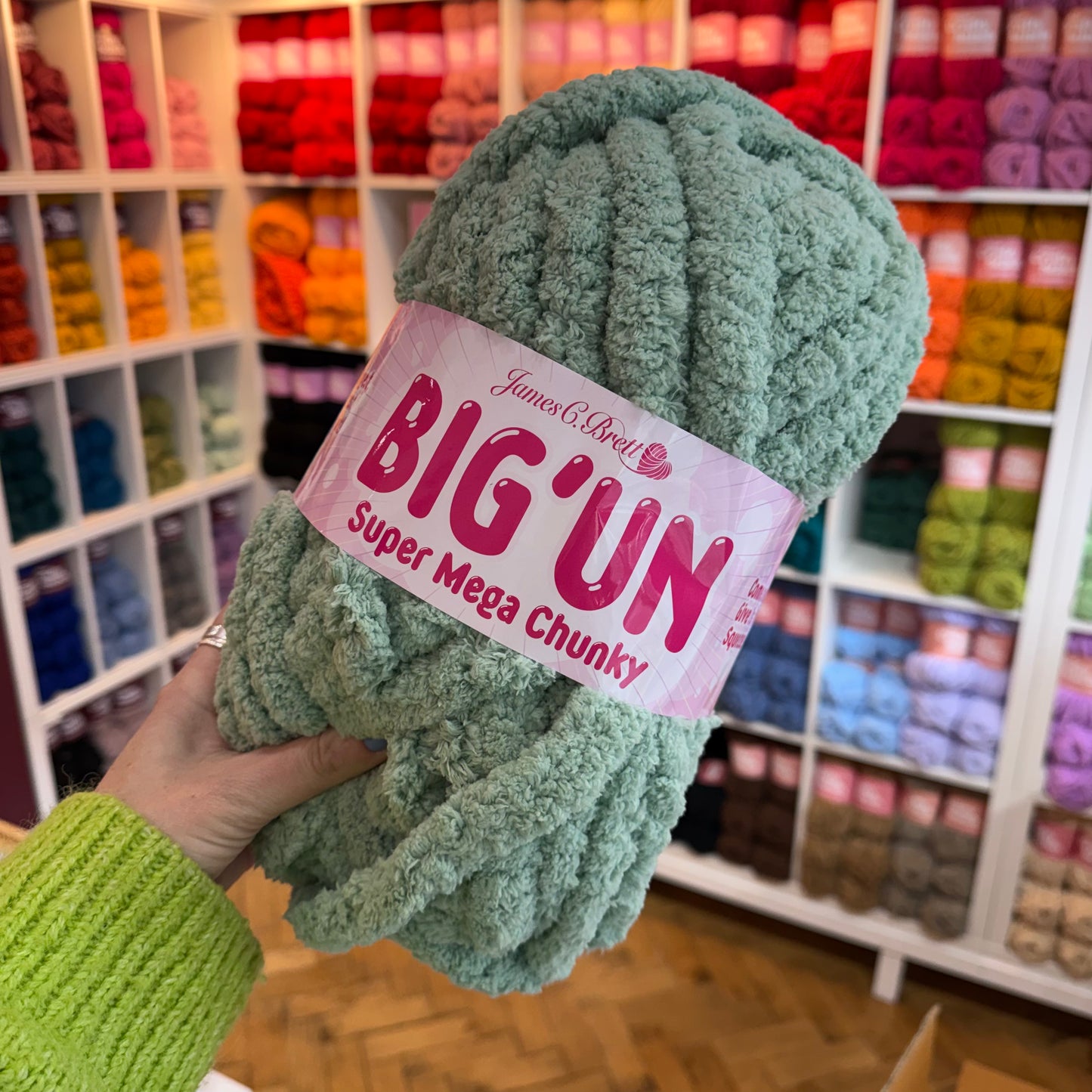 James c brett - the big un | giant finger knitting yarn | jumbo blanket yarn