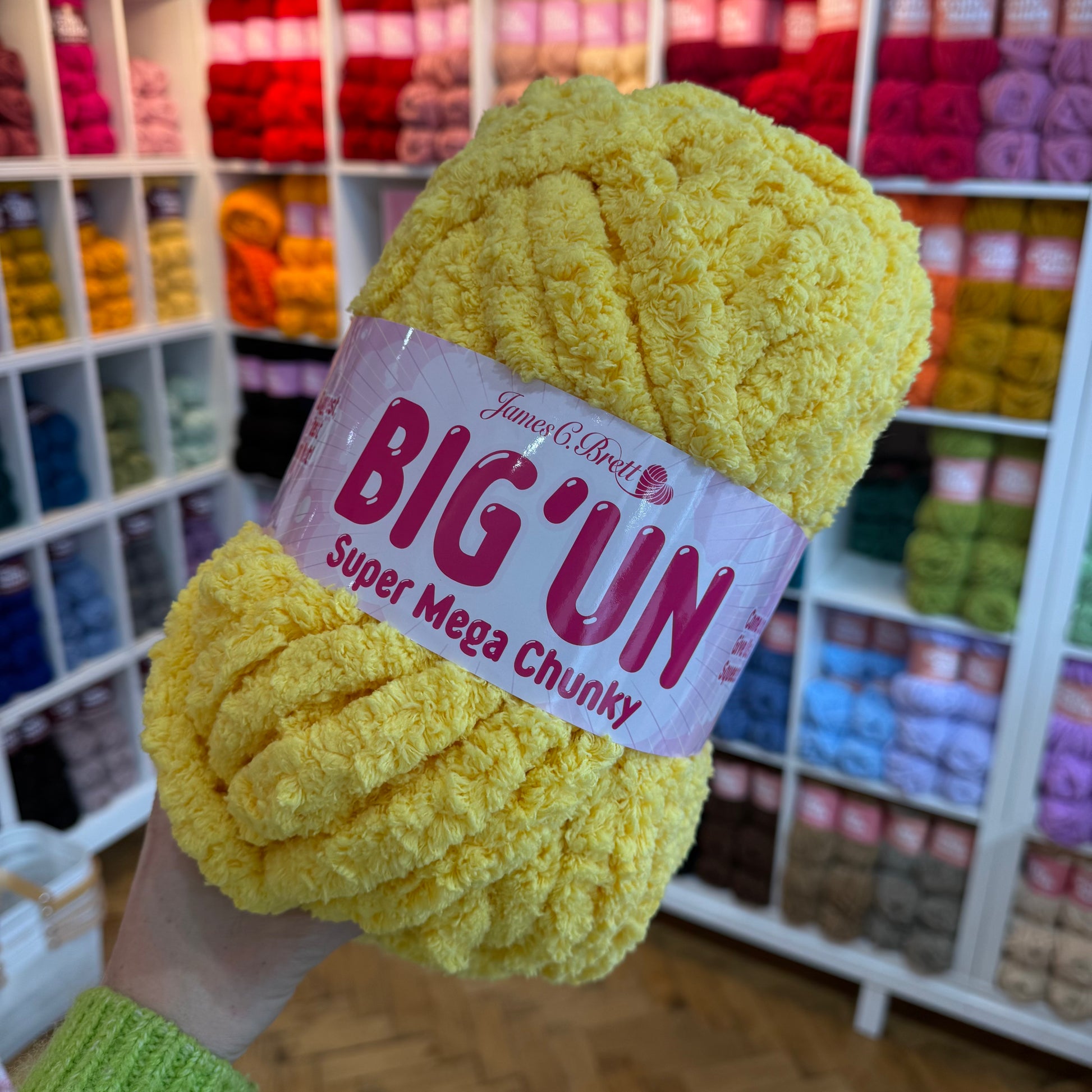 James c brett - the big un | giant finger knitting yarn | jumbo blanket yarn
