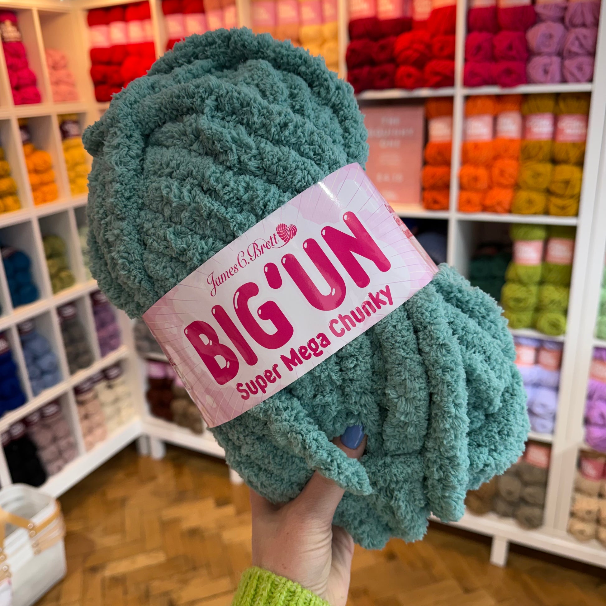 James c brett - the big un | giant finger knitting yarn | jumbo blanket yarn