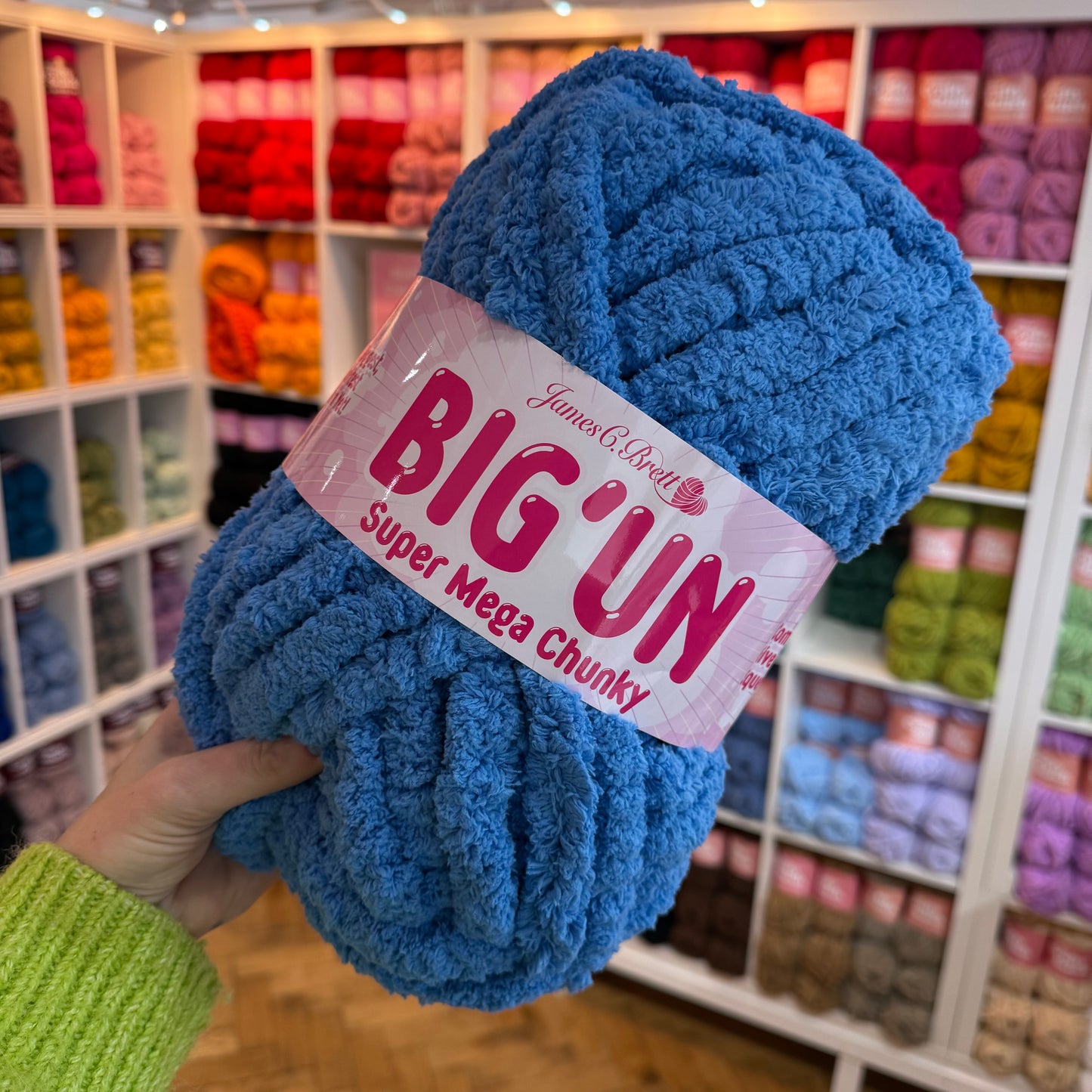 James c brett - the big un | giant finger knitting yarn | jumbo blanket yarn