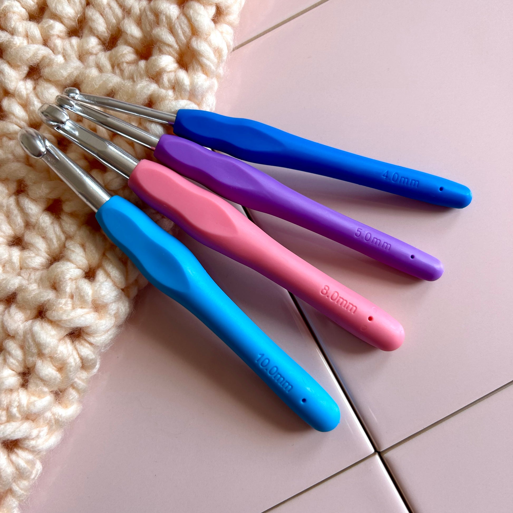 ergonomic crochet hooks | rubber handled crochet hooks | metal hook