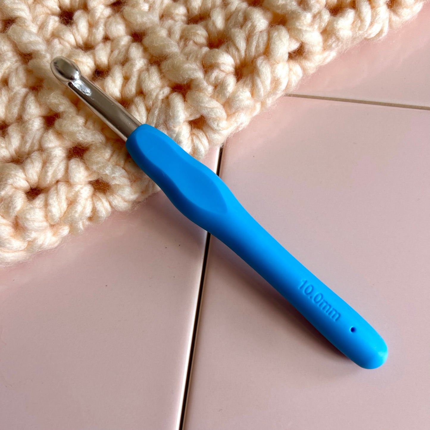 ergonomic crochet hooks | rubber handled crochet hooks | 10mm